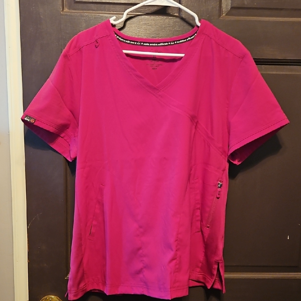 Women's Fuchsia V-Neck Short Sleeve Top